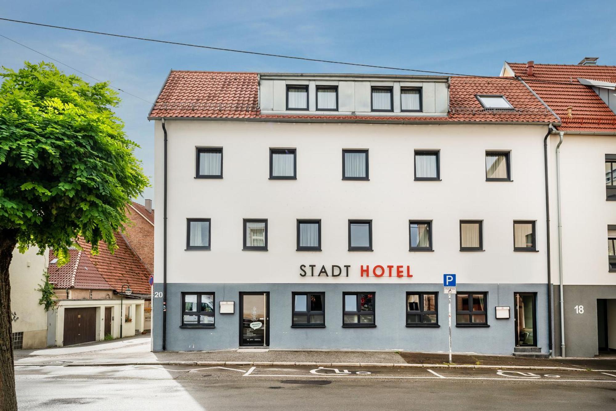 Stadthotel รอยท์ลิงเงน ภายนอก รูปภาพ