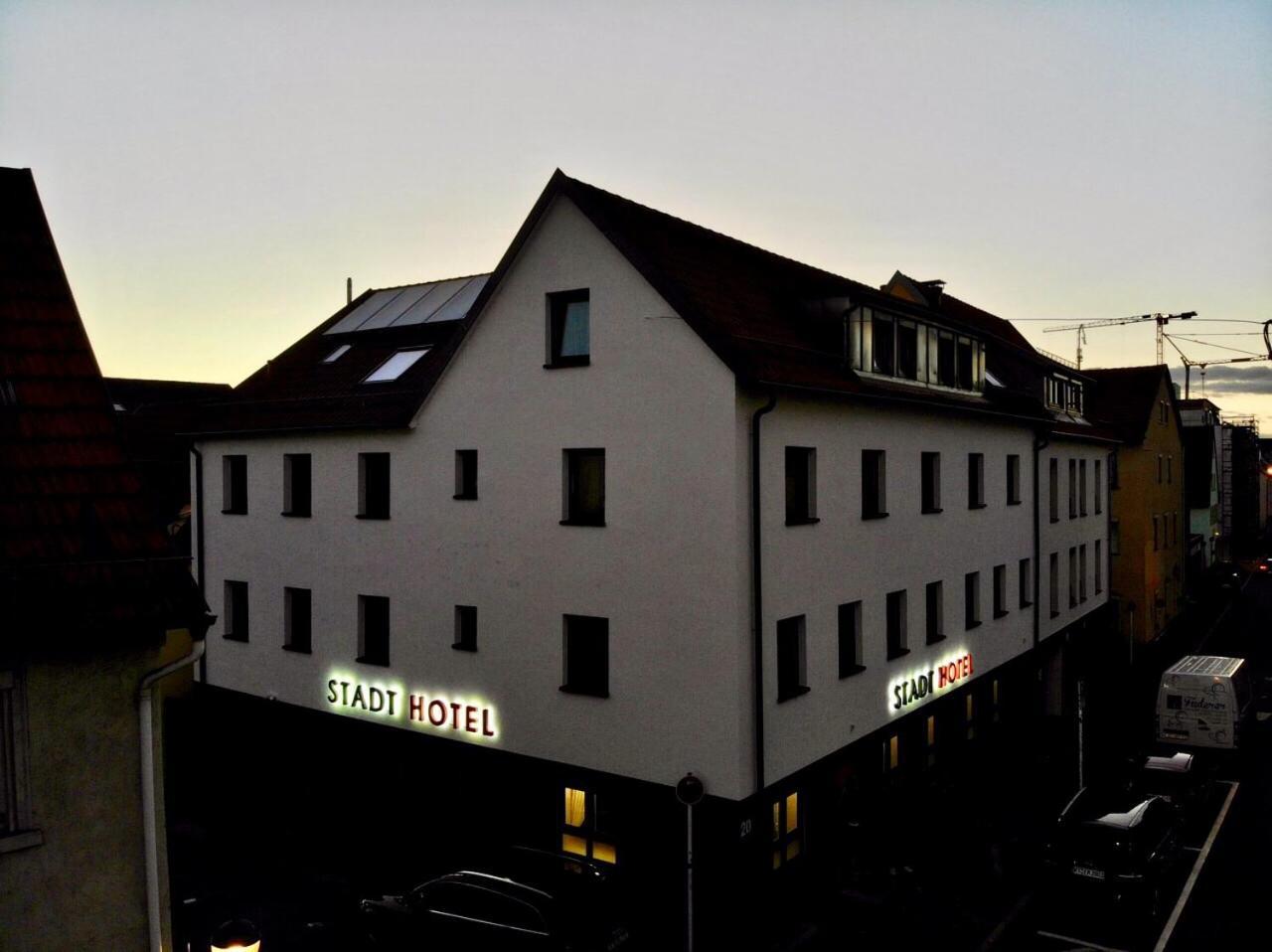 Stadthotel รอยท์ลิงเงน ภายนอก รูปภาพ