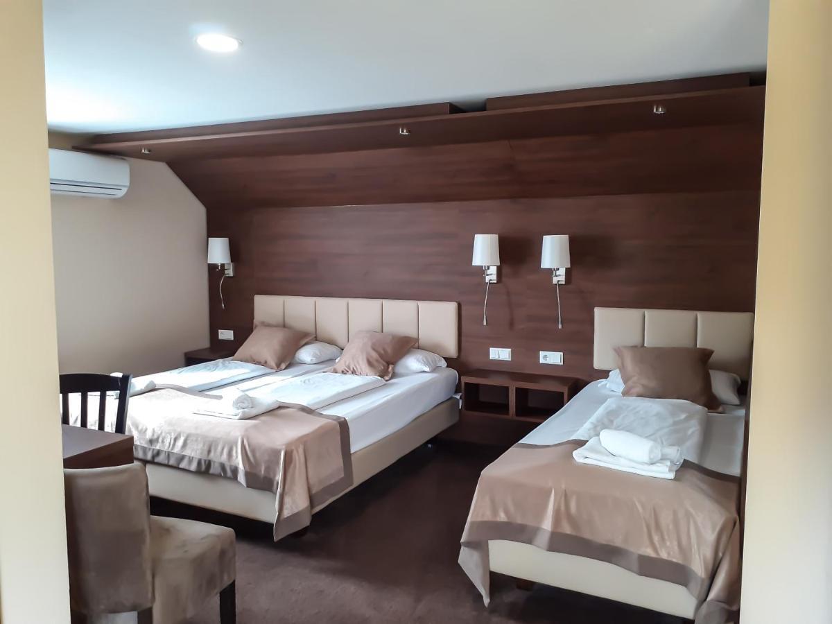 Stadthotel รอยท์ลิงเงน ภายนอก รูปภาพ